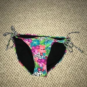flowered bikini bottoms *never worn